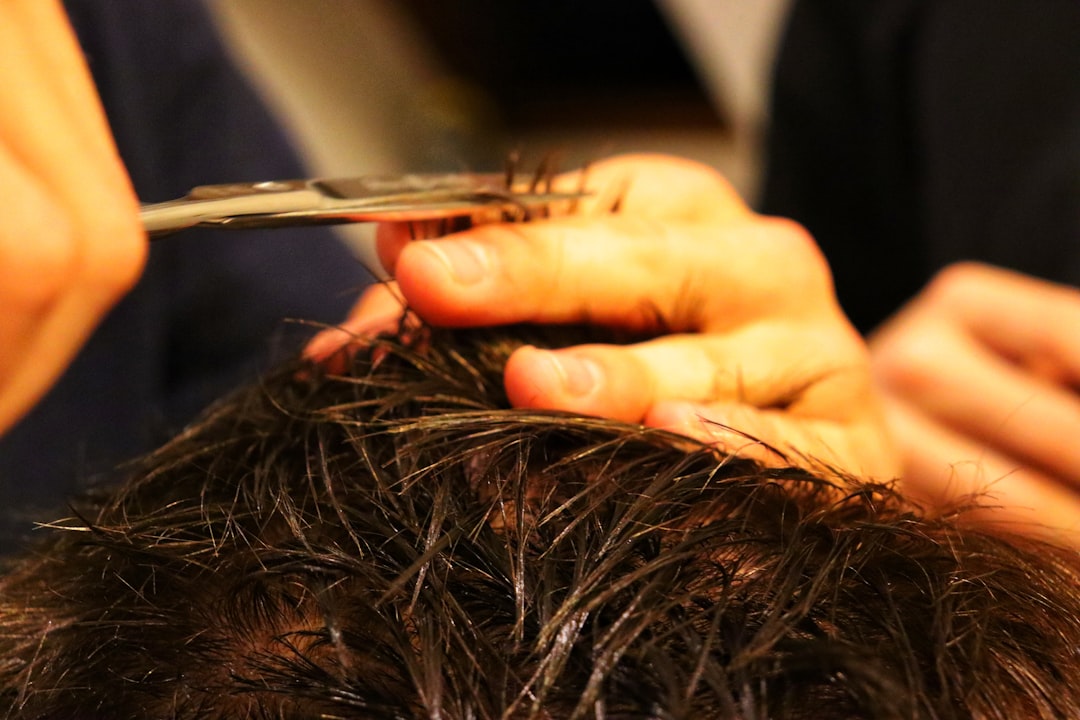 Perawatan Rambut Alami: Menyuburkan hingga Menghilangkan Ketombe